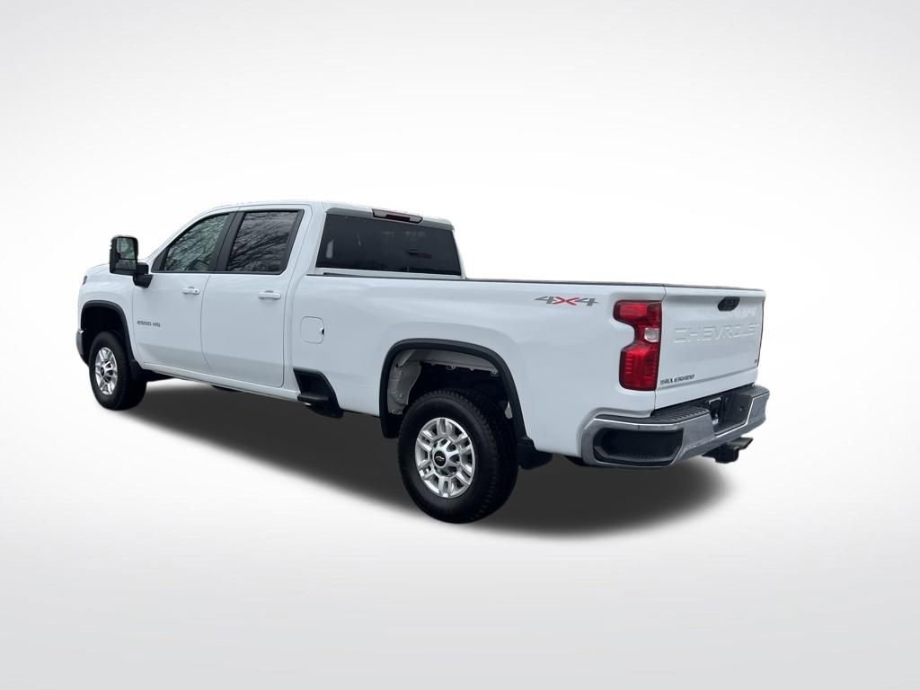 Used 2024 Chevrolet Silverado 2500 LT image 3