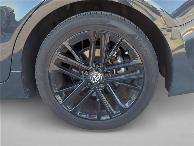 Used 2025 Toyota Camry SE image 5