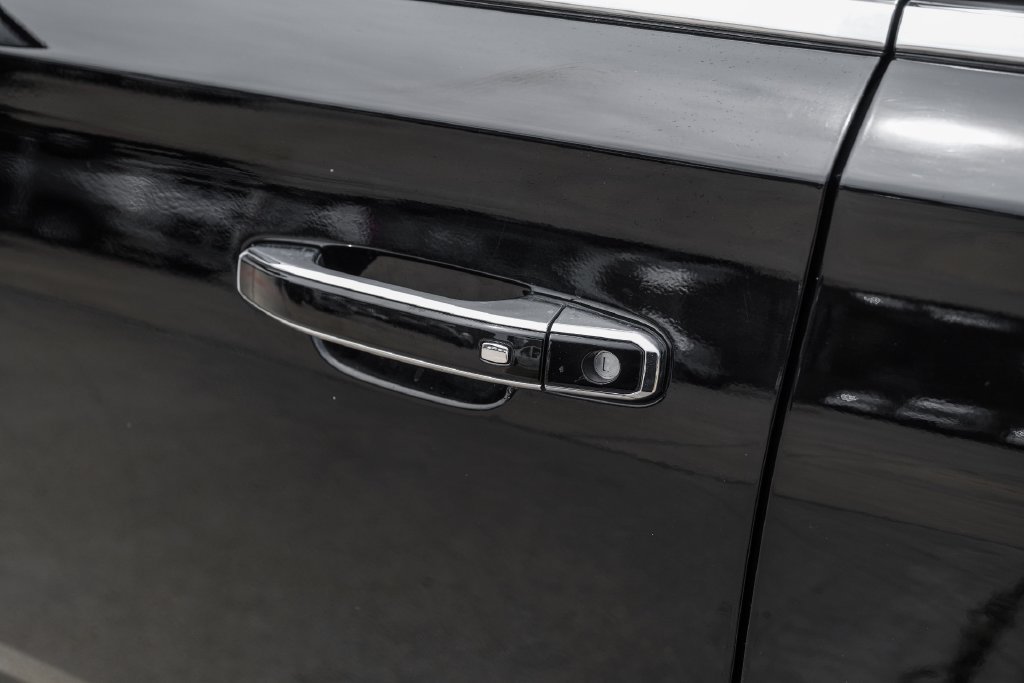 Used 2018 Chevrolet Tahoe Premier RWD image 44