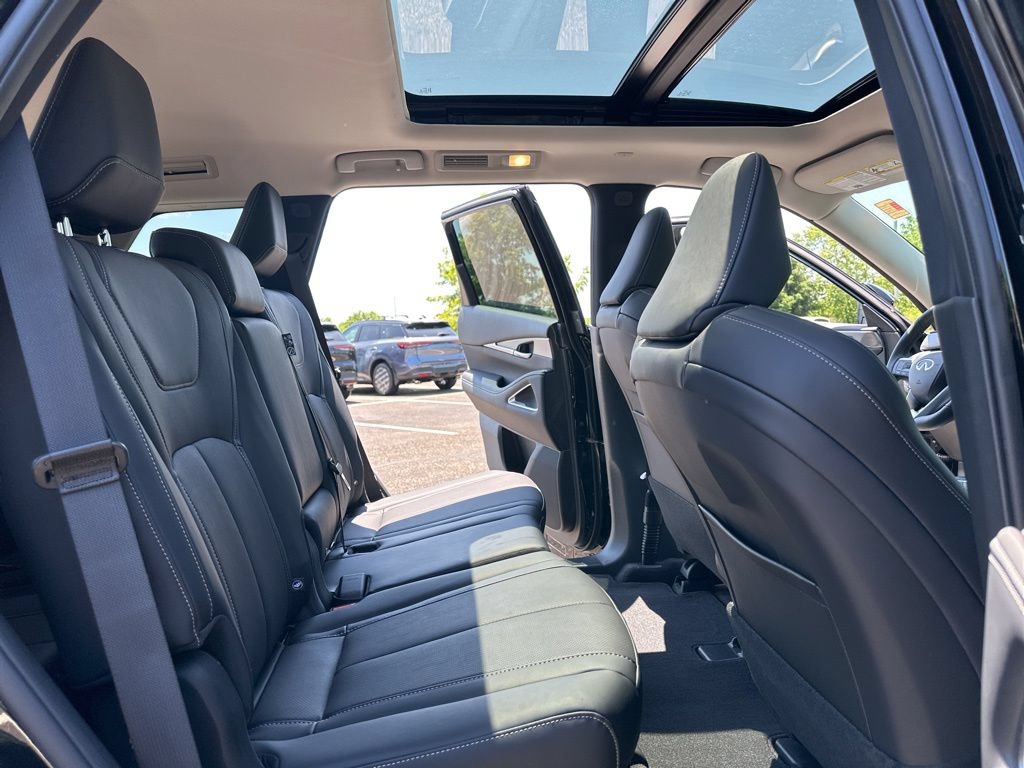 Used 2027 INFINITI QX60 Luxe w/ Cargo Package AWD/4WD image 23