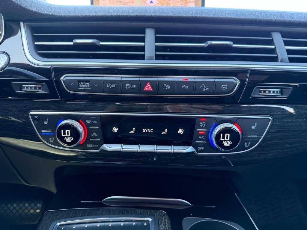 Used 2019 Audi Q7 3.0T Prestige AWD/4WD image 38