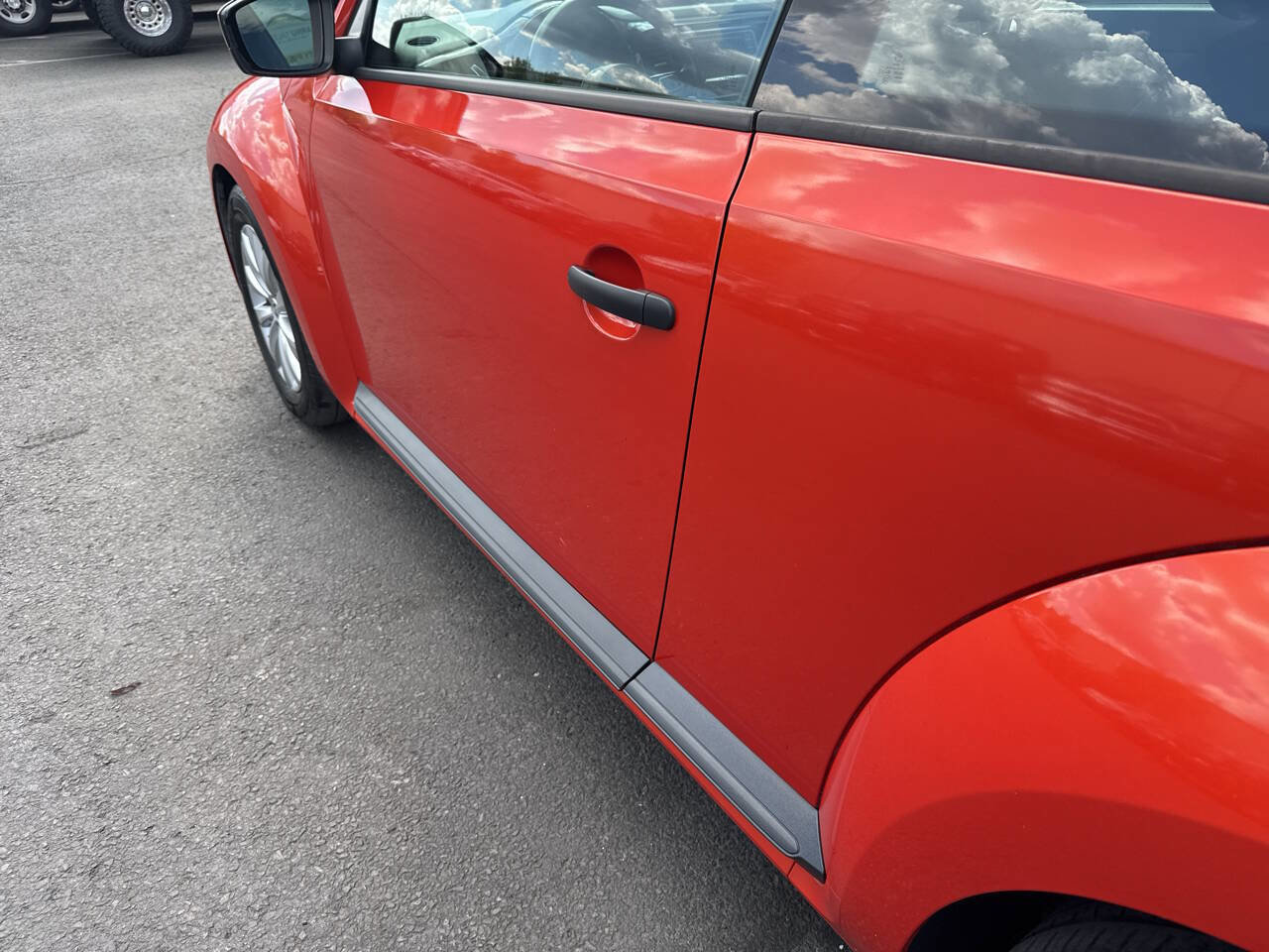 Used 2017 Volkswagen Beetle 1.8T Classic FWD image 25