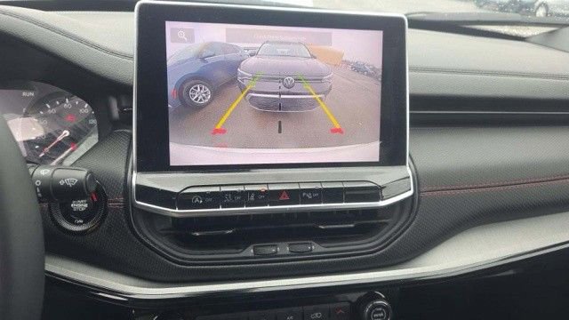 Used 2025 Jeep Compass Trailhawk image 11