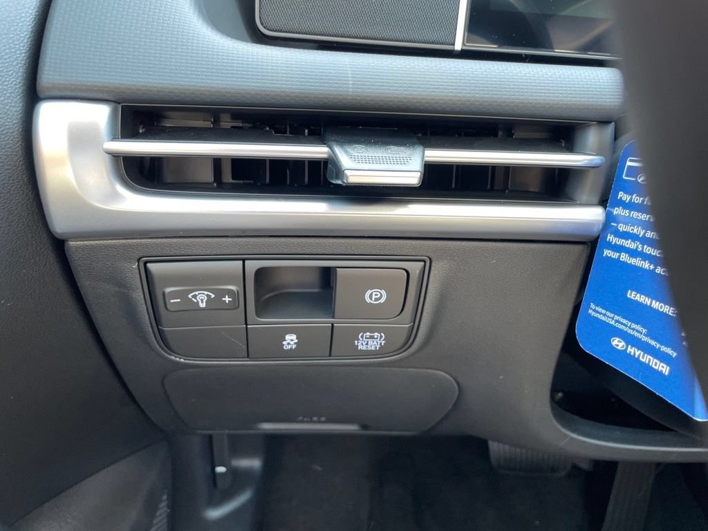 New 2026 Hyundai Tucson Blue SE AWD/4WD image 12
