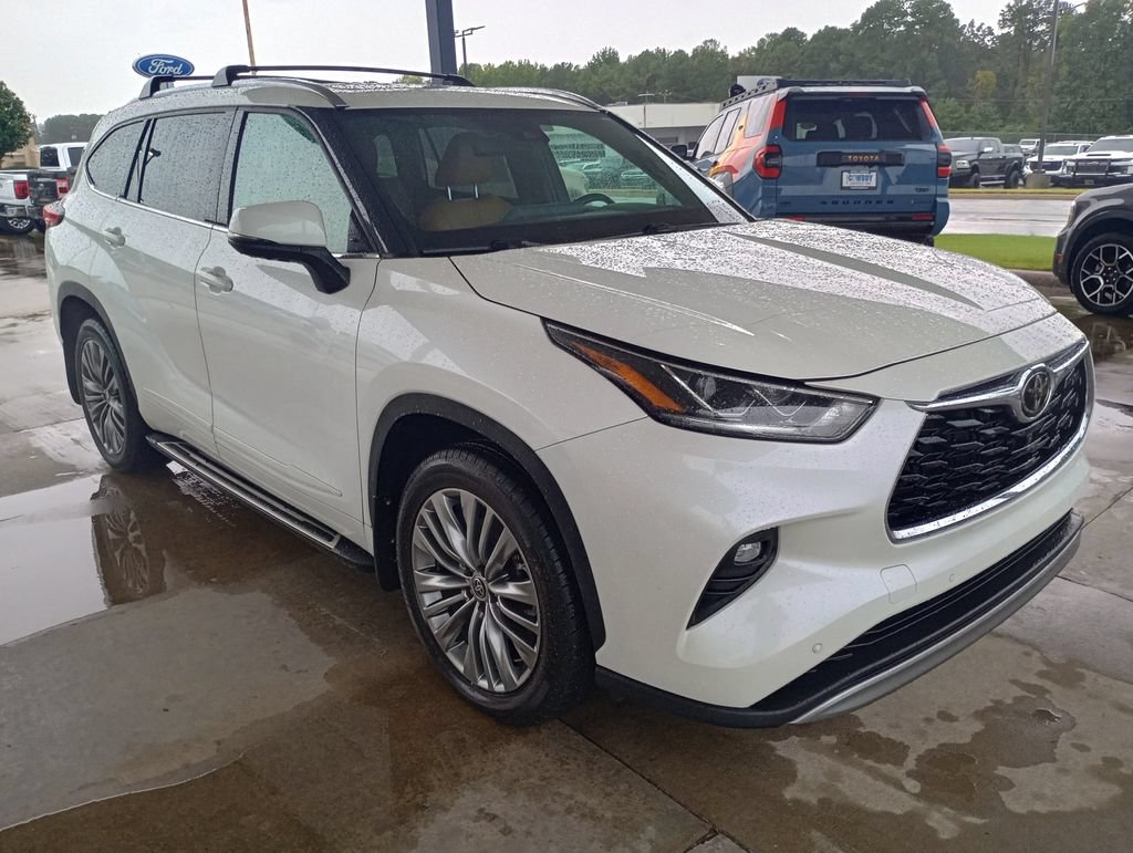 Used 2021 Toyota Highlander Platinum FWD image 7
