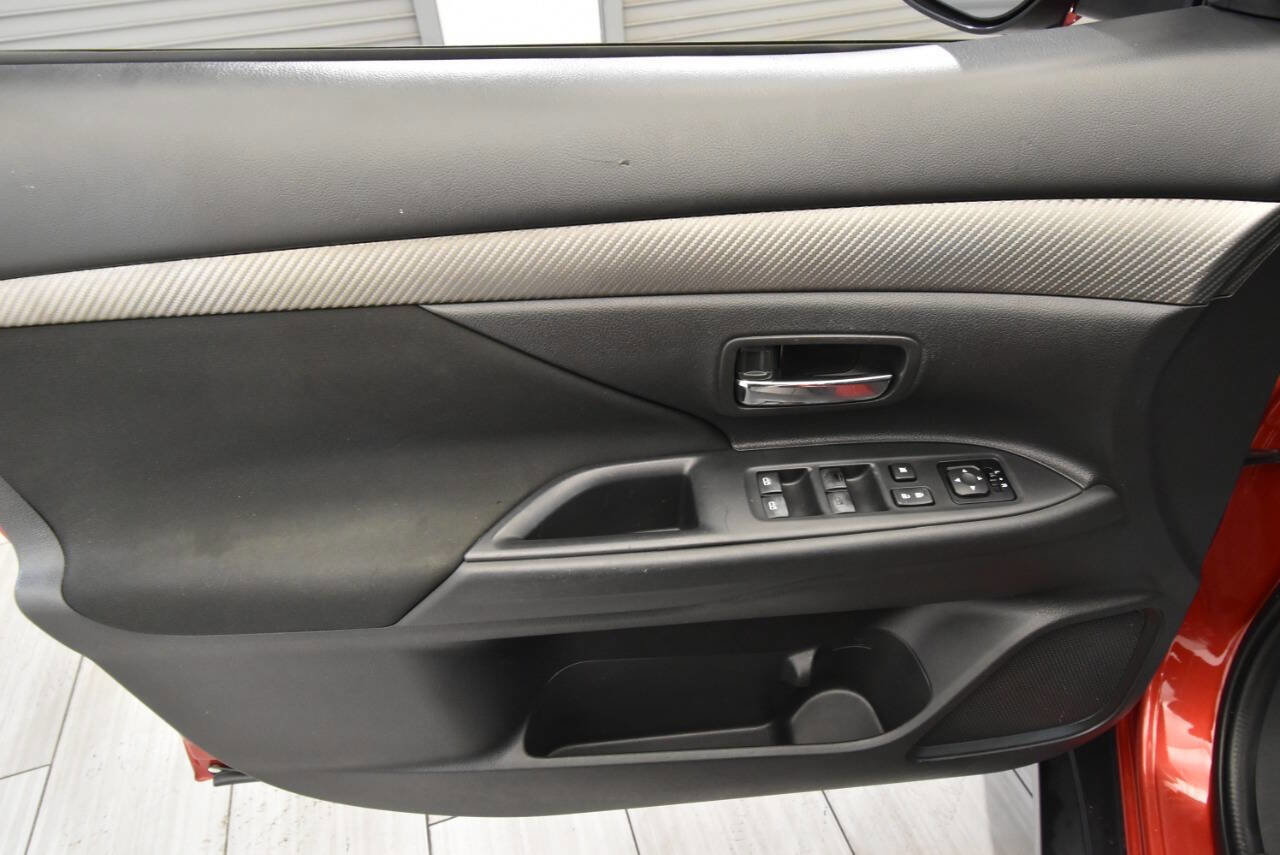 Used 2016 Mitsubishi Outlander ES image 13