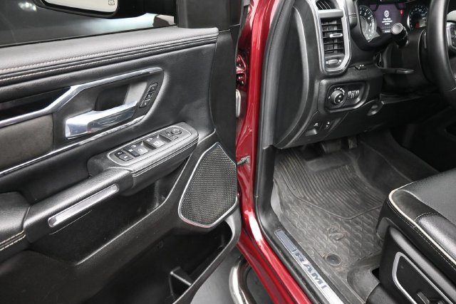 Used 2022 RAM 1500 Laramie w/ Sport Appearance Package AWD/4WD image 18