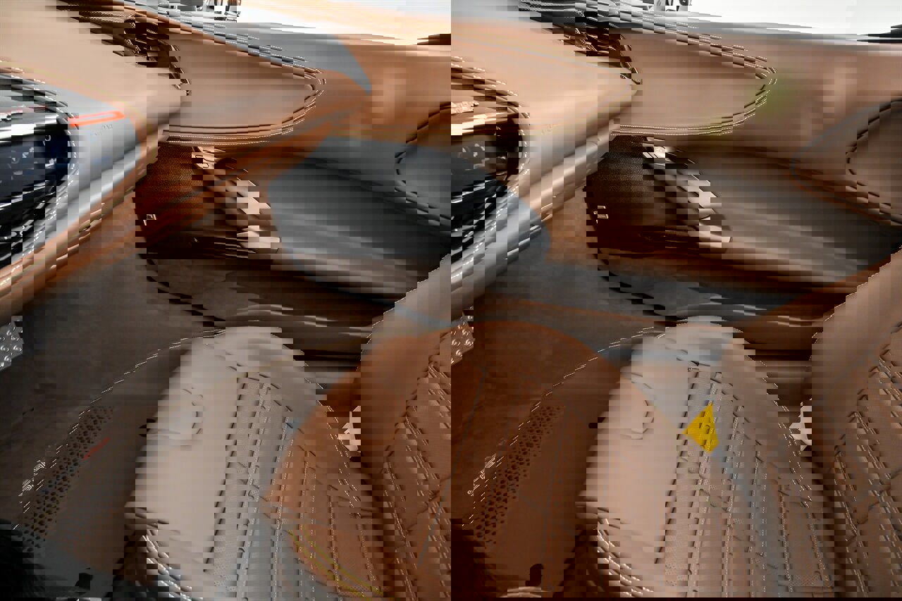 Used 2024 Ferrari SF90 Spider image 45