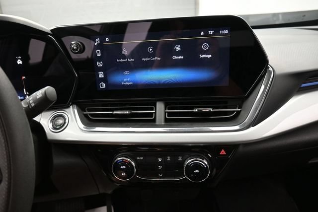Used 2025 Chevrolet Trax LT FWD image 10