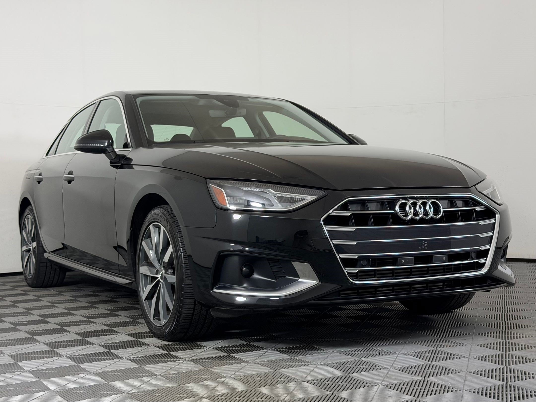 Used 2020 Audi A4 2.0T Premium w/ Convenience Package FWD image 7