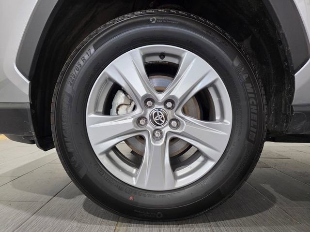 Used 2025 Toyota RAV4 XLE AWD/4WD image 22