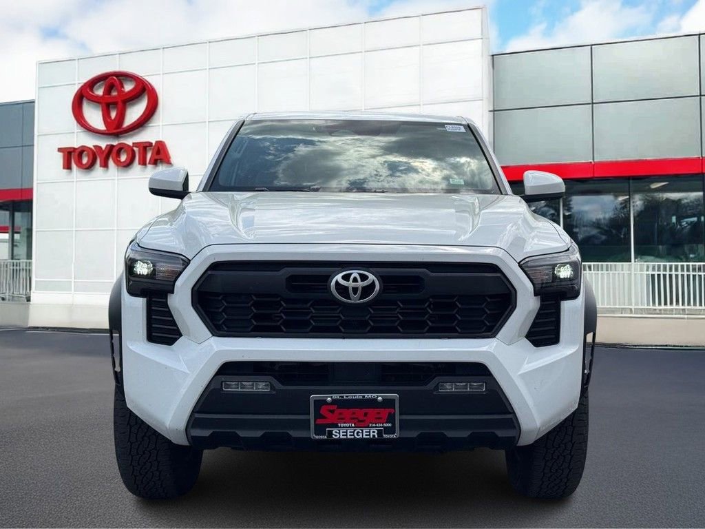 Used 2024 Toyota Tacoma TRD Off-Road AWD/4WD image 8