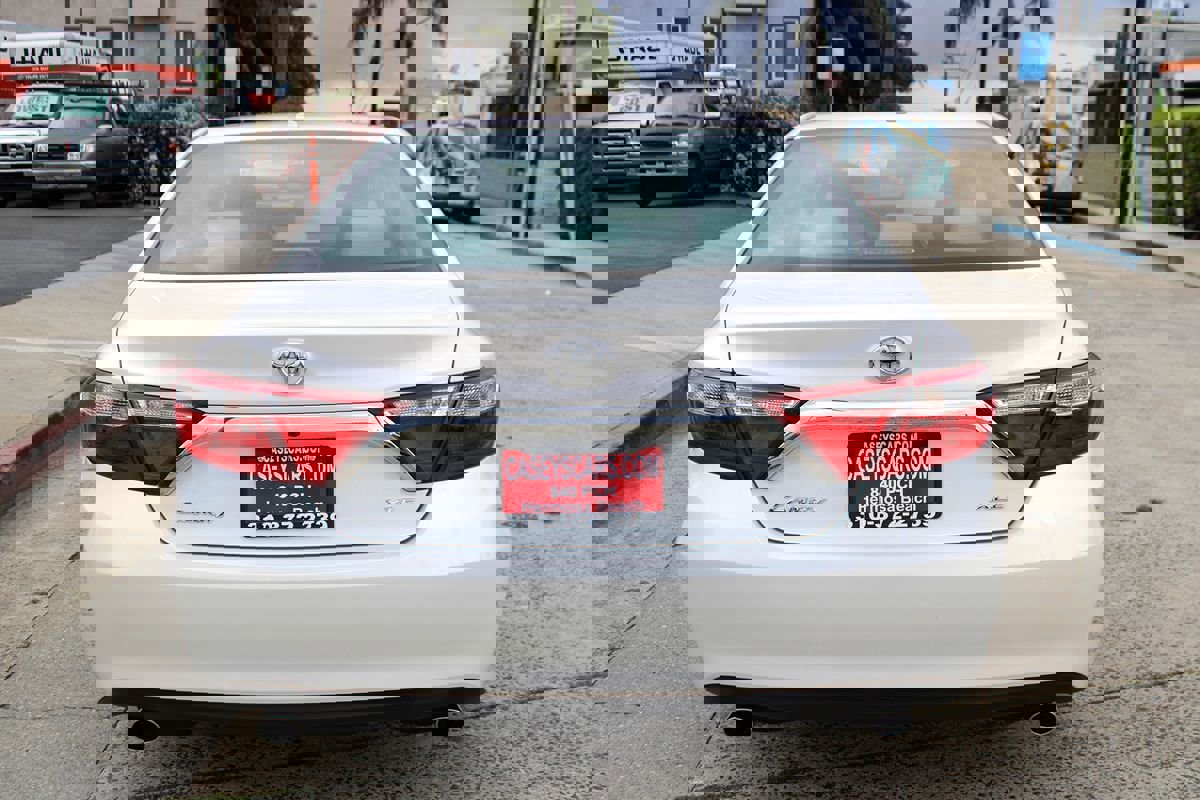 Used 2015 Toyota Camry XLE FWD image 4