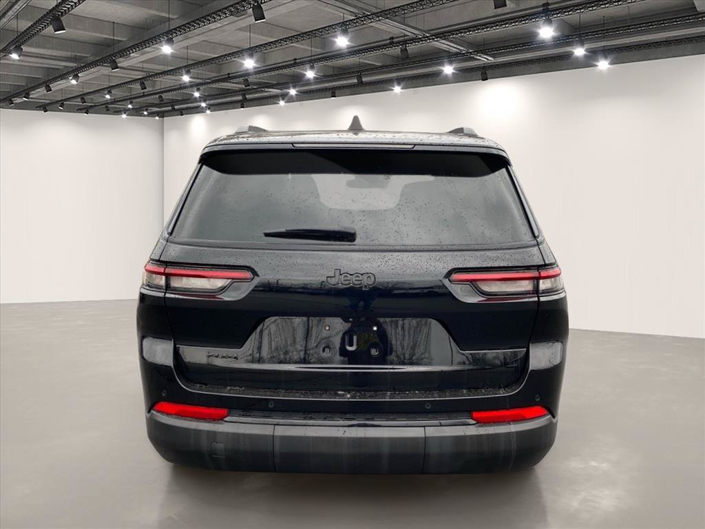 Used 2023 Jeep Grand Cherokee L Laredo AWD/4WD image 6