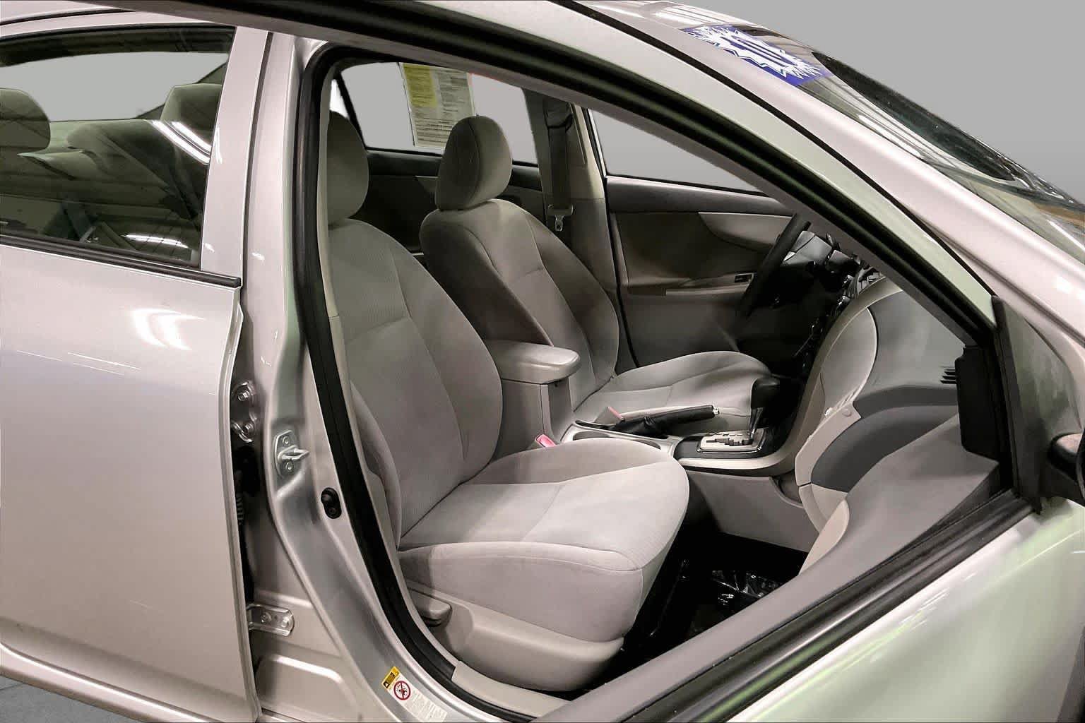 Used 2010 Toyota Corolla LE FWD image 8