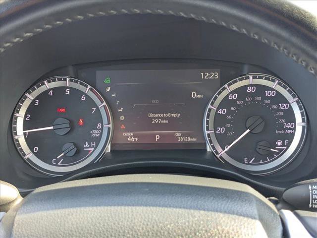 Used 2023 Toyota Highlander XLE image 11