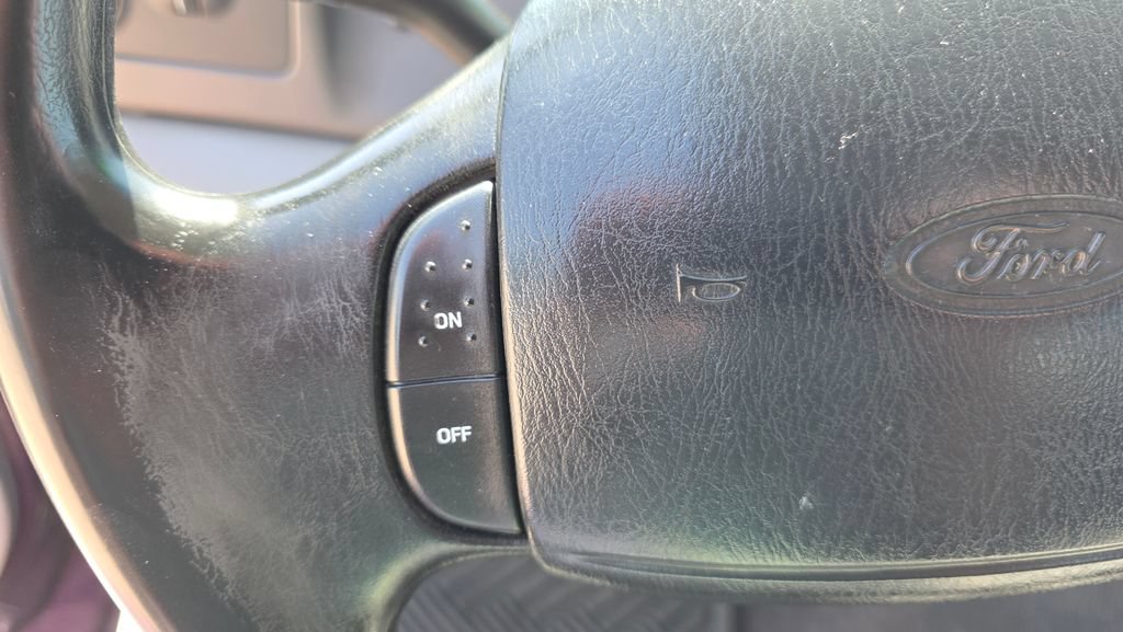 Used 1999 Ford F250 XLT RWD image 16