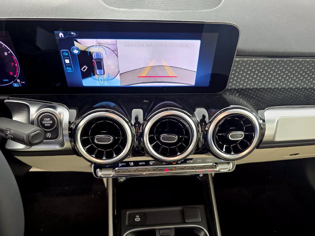New 2026 Mercedes-Benz GLB 250 image 14