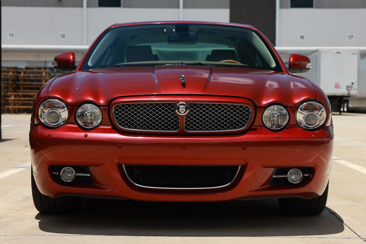 Used 2008 Jaguar XJ8 RWD image 19