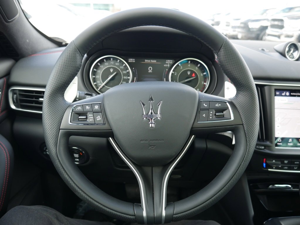 Used 2024 Maserati Levante GT Ultima image 31