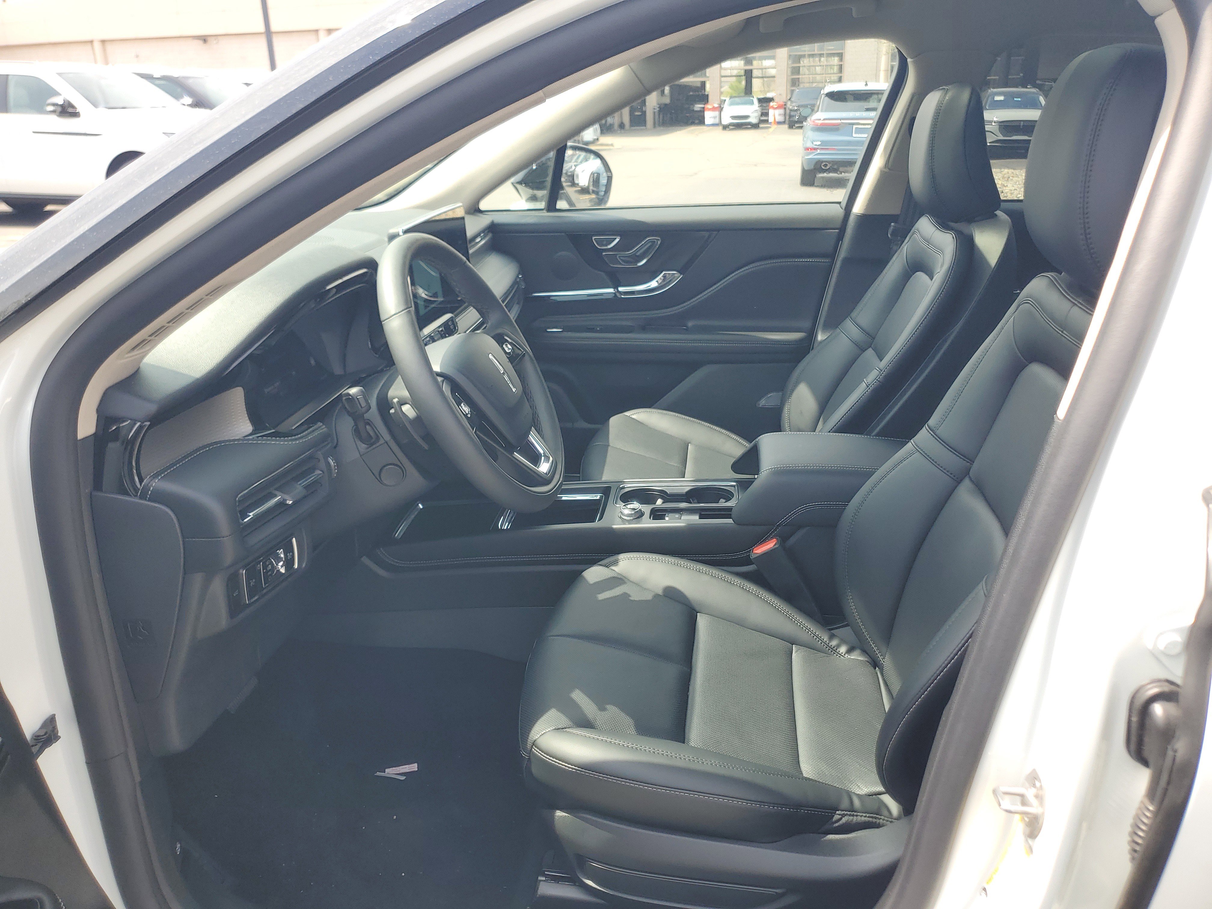 New 2026 Lincoln Corsair Reserve w/ Jet Appearance Package AWD/4WD image 12