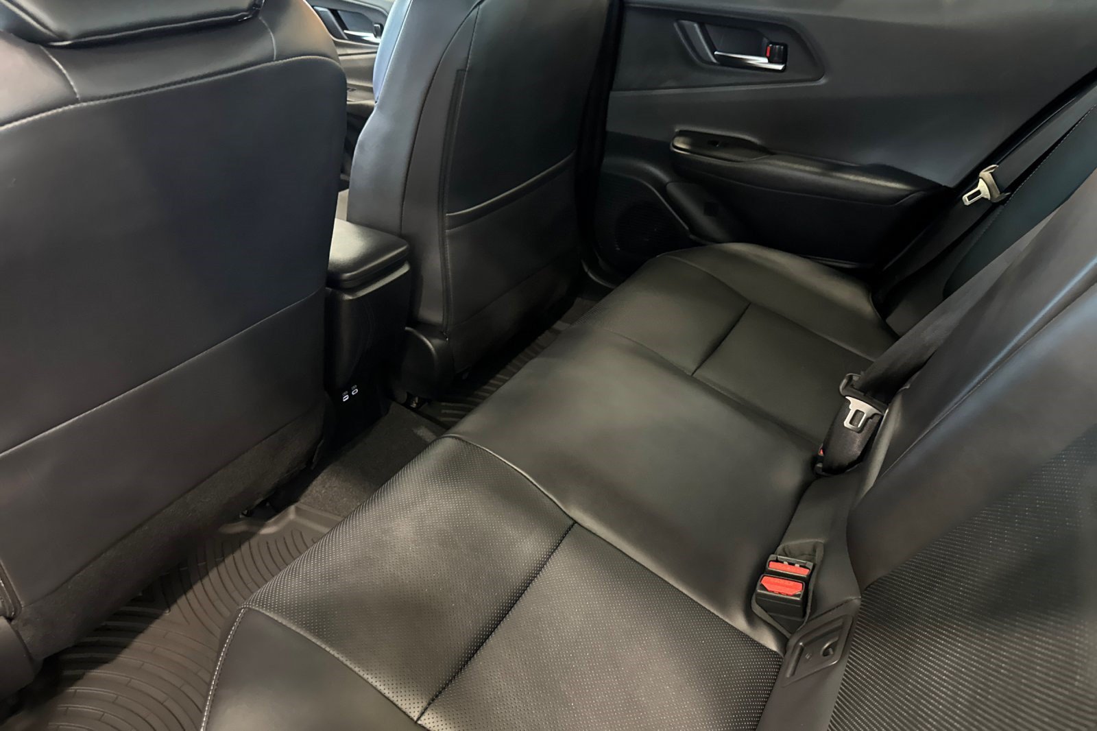 New 2026 Toyota Prius XLE FWD image 14