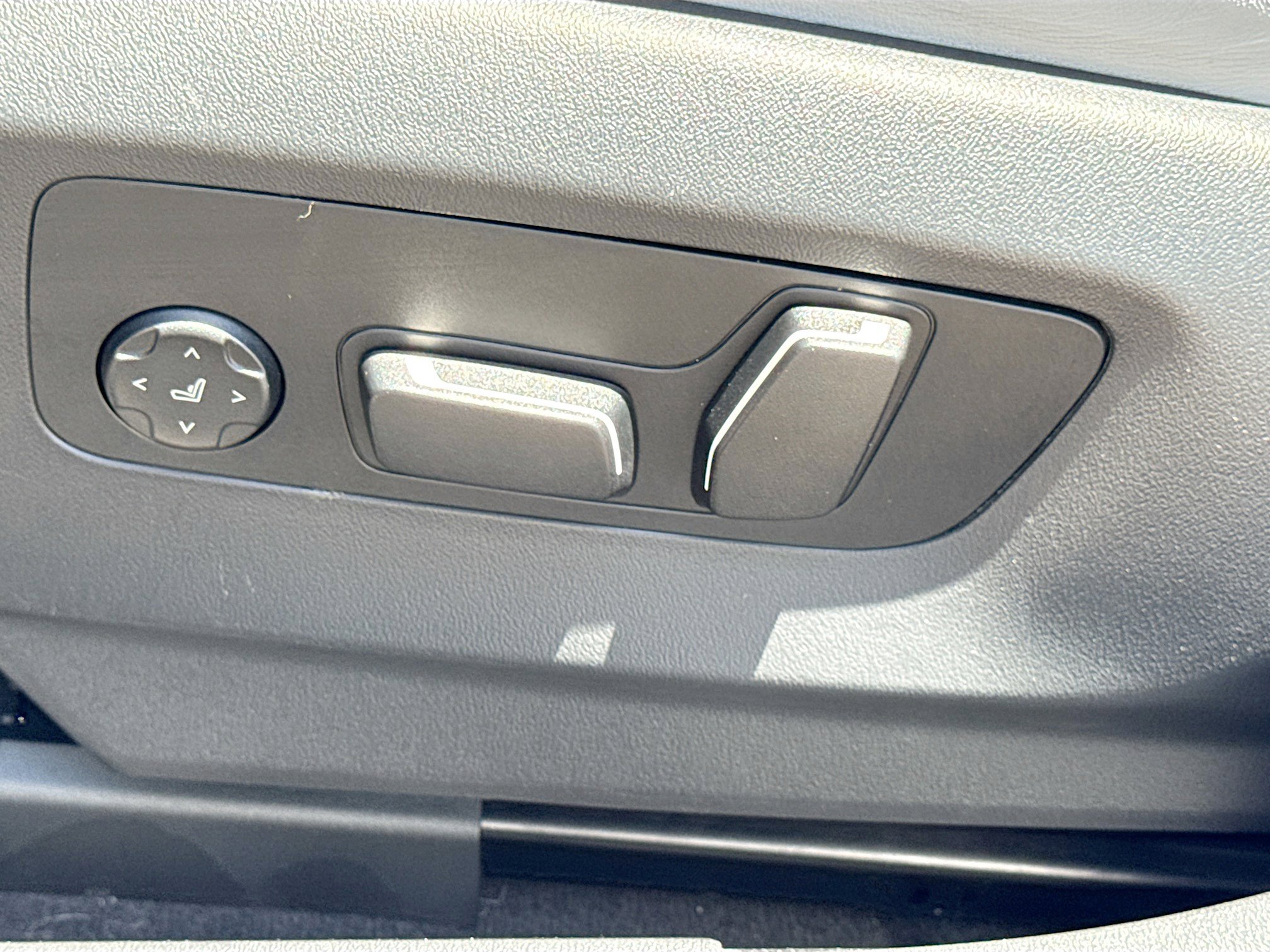 Used 2025 BMW M5 w/ Executive Package image 24