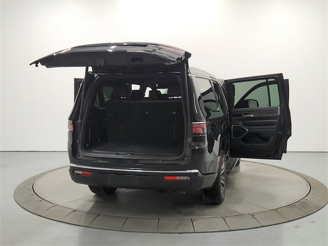 Used 2024 Jeep Wagoneer Series II w/ Flexible Seating Group image 14