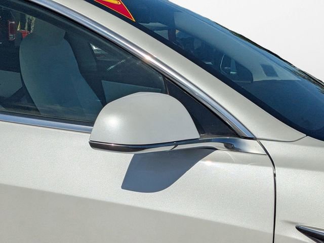 Used 2019 Tesla Model 3 Standard Range Plus image 11