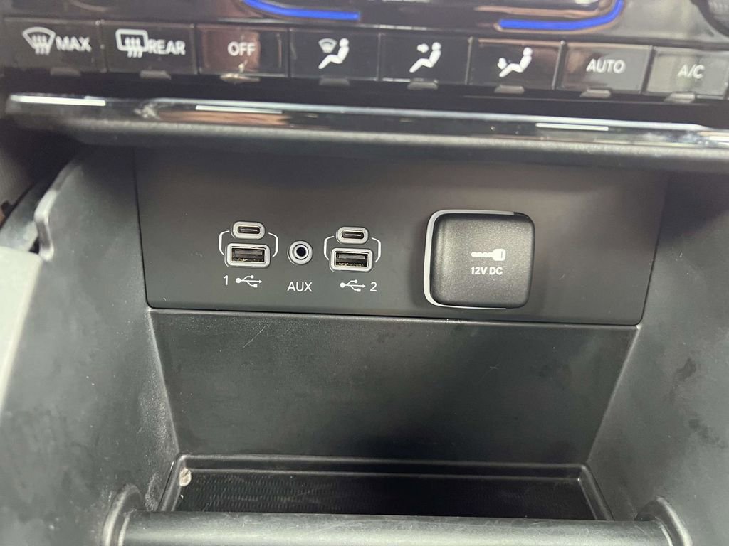 Used 2025 Jeep Grand Cherokee L Limited image 24