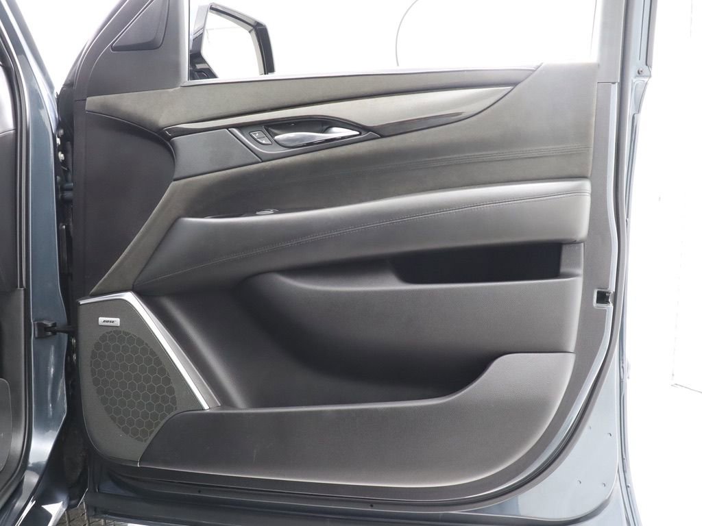 Used 2019 Cadillac Escalade Platinum image 43
