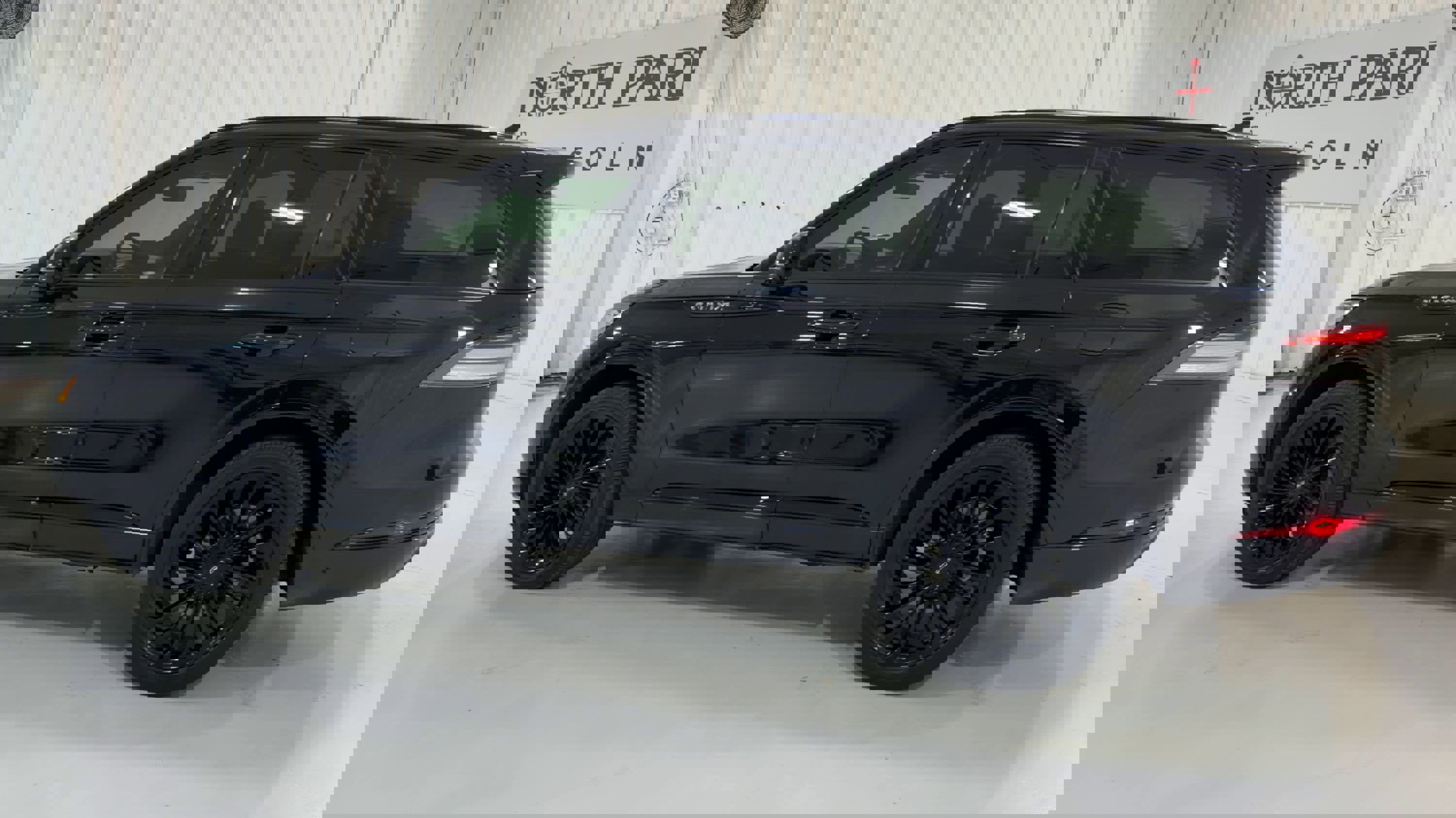 Used 2023 Lincoln Aviator Reserve w/ Equipment Group 201A image 7