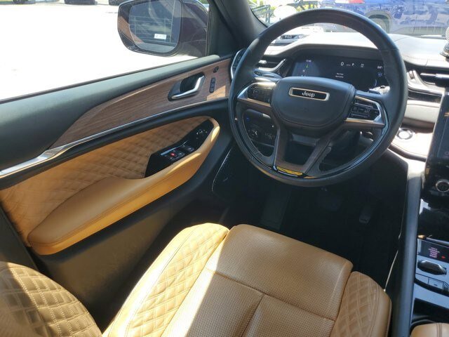 Certified 2023 Jeep Grand Cherokee Summit w/ Advanced Protech Group IV AWD/4WD image 16