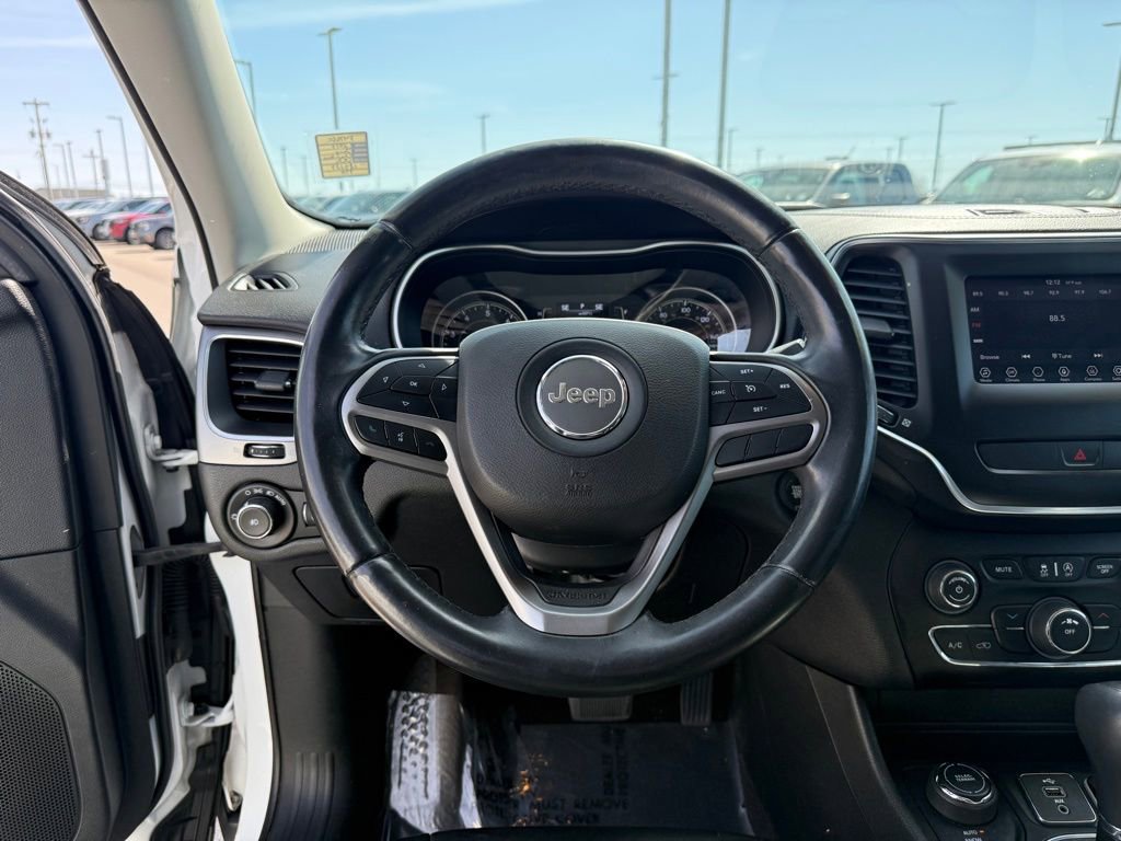 Used 2019 Jeep Cherokee Latitude Plus image 14