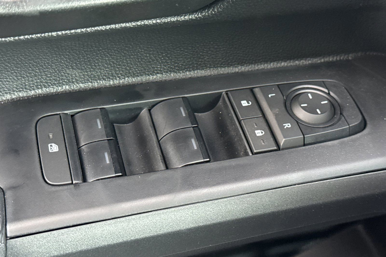 New 2026 Toyota Tacoma SR image 12