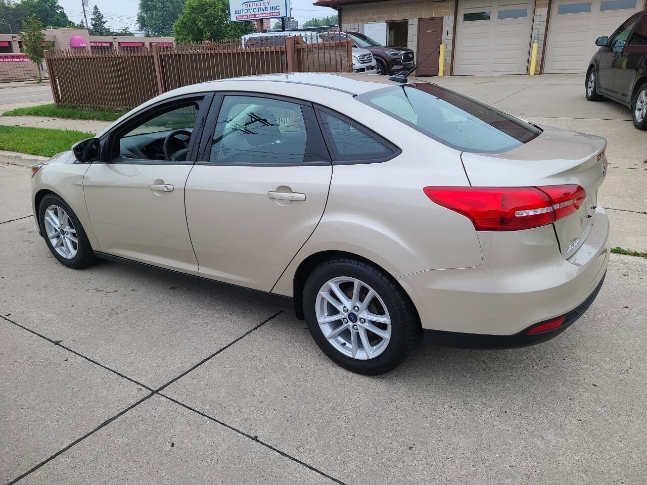 Used 2017 Ford Focus SE image 14