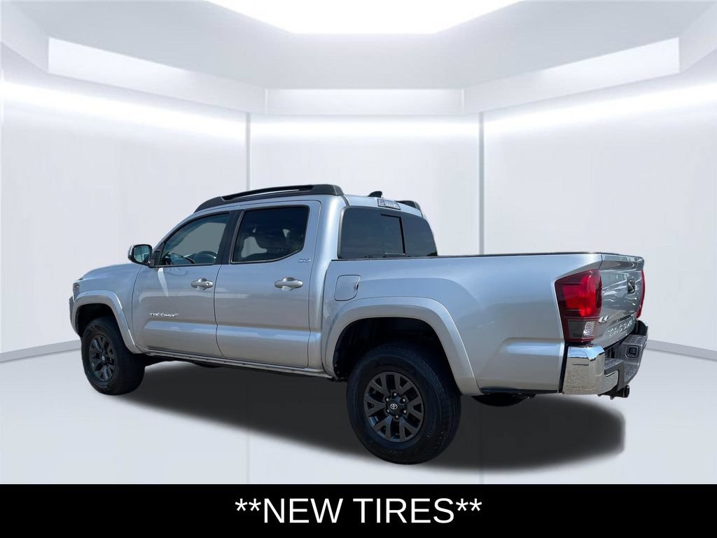 Used 2023 Toyota Tacoma SR5 AWD/4WD image 4