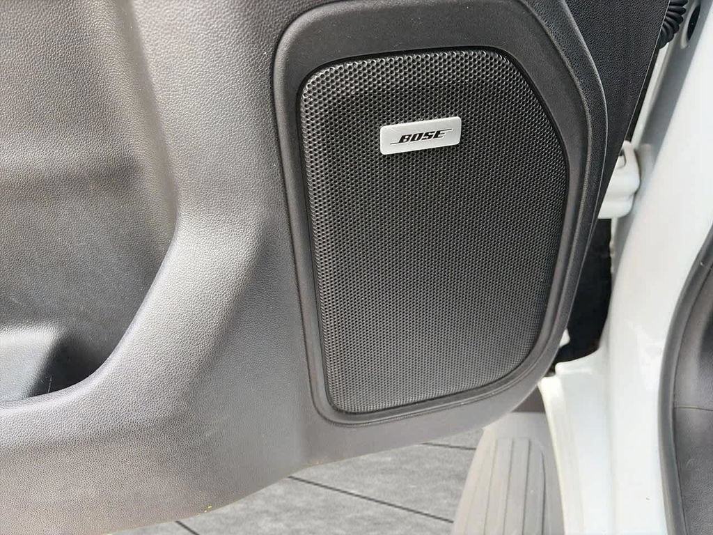 Used 2019 Chevrolet Silverado 1500 High Country w/ Technology Package AWD/4WD image 16