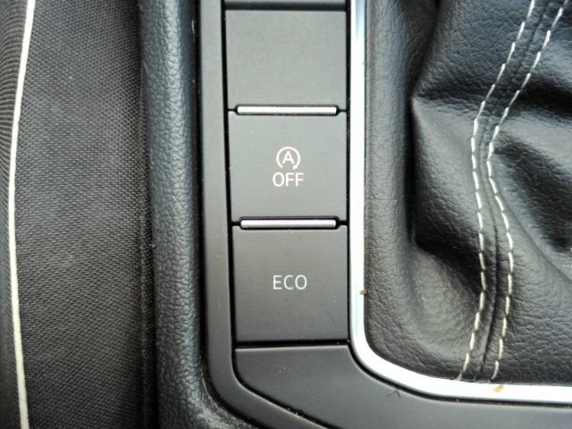 Used 2025 Volkswagen Jetta Sport image 43