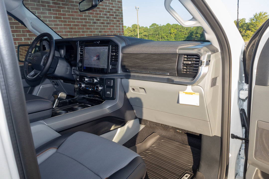 New 2025 Ford F150 Lariat w/ Equipment Group 502A High image 23