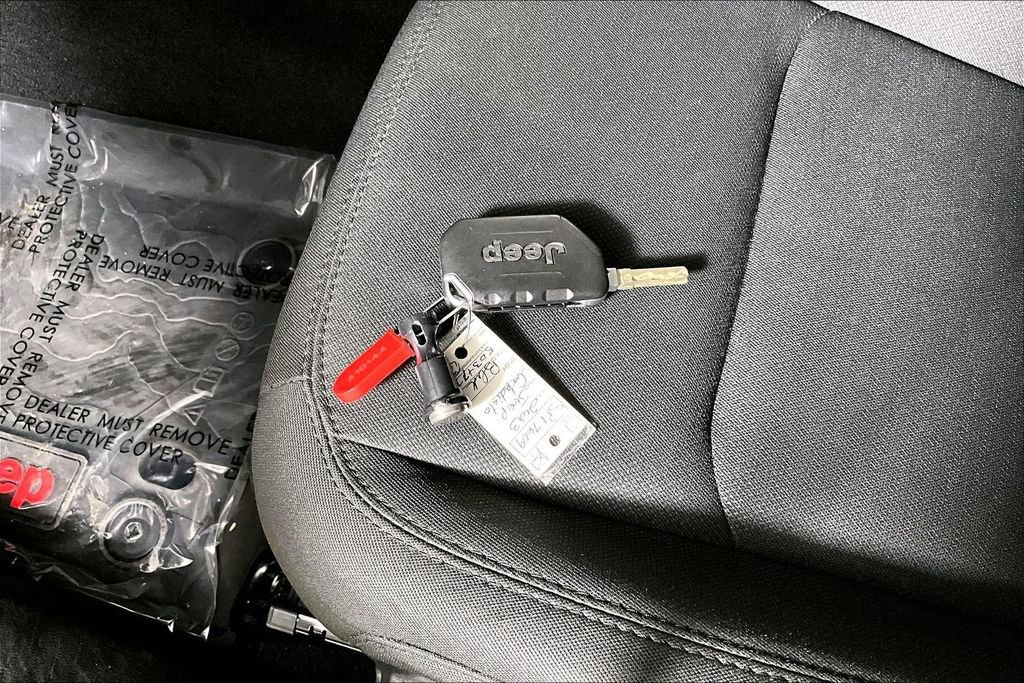 Used 2023 Jeep Gladiator Willys image 10