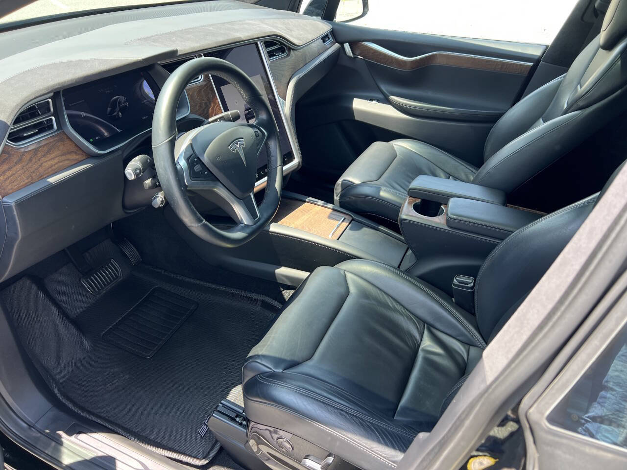 Used 2017 Tesla Model X 75D AWD/4WD image 7