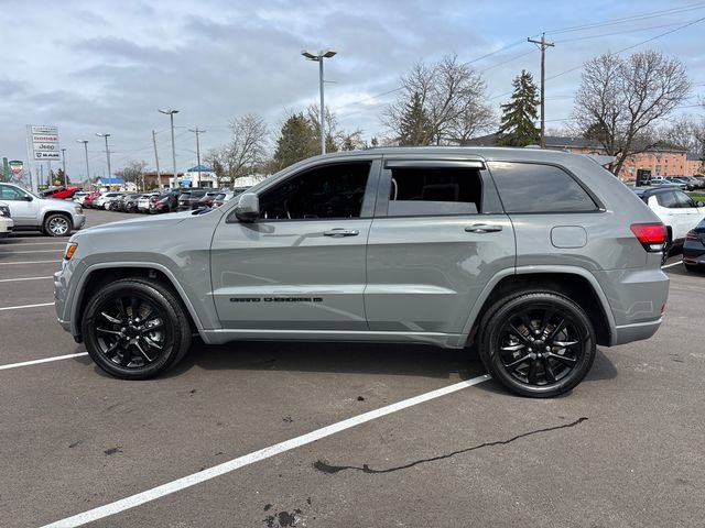 Used 2022 Jeep Grand Cherokee Laredo X AWD/4WD image 7