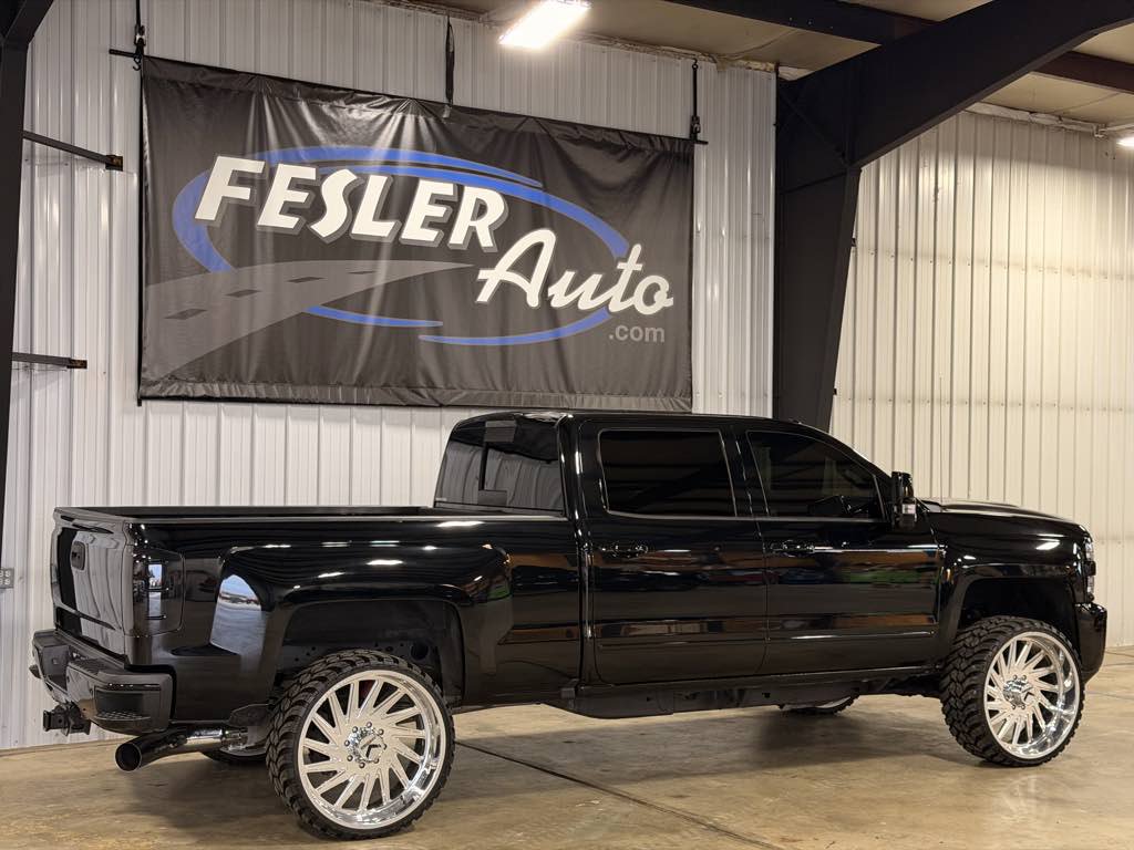 Used 2019 Chevrolet Silverado 2500 LTZ w/ Duramax Plus Package AWD/4WD image 2