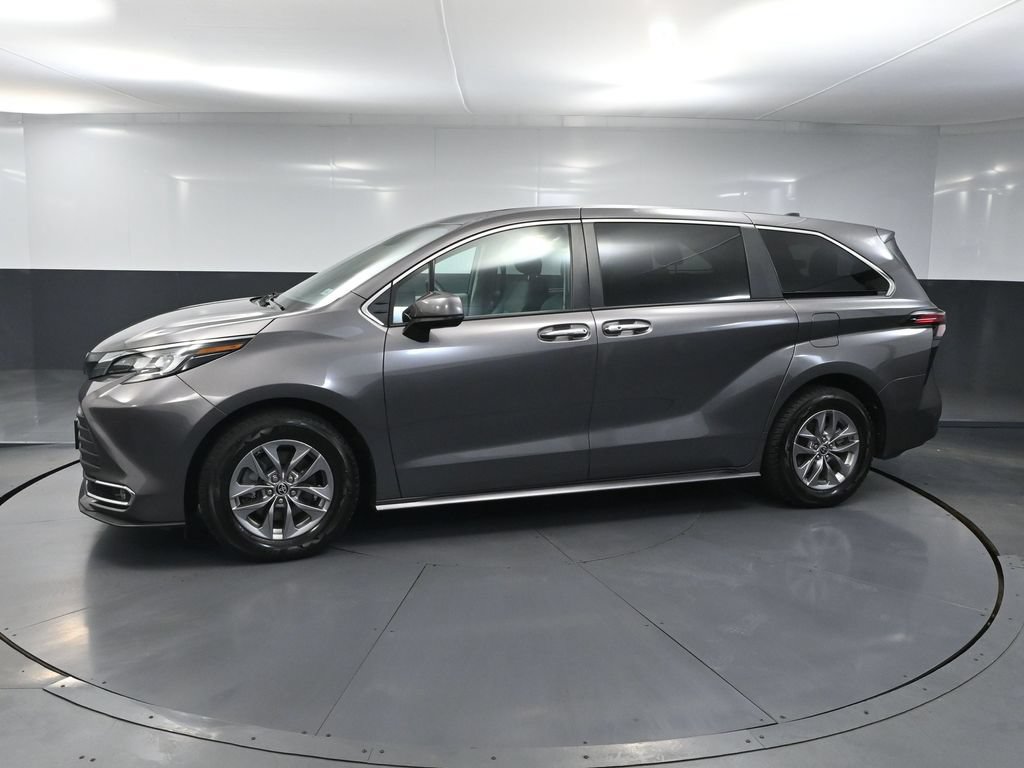 Used 2022 Toyota Sienna XLE AWD/4WD image 10
