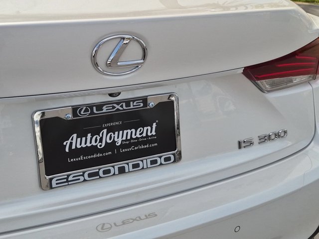 Used 2018 Lexus IS 300 w/ Comfort Package RWD image 32