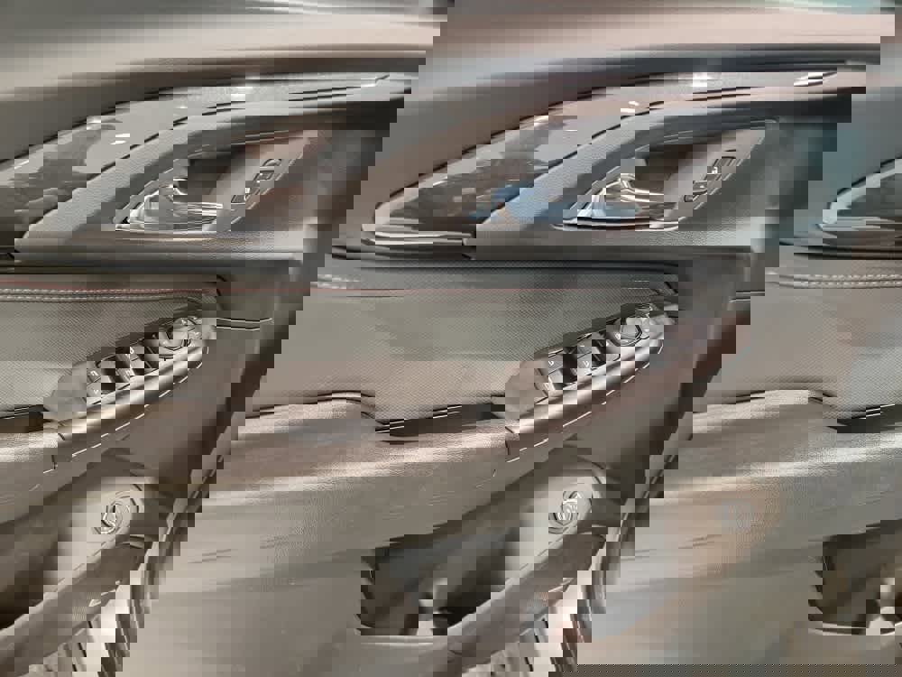 Used 2023 Chevrolet TrailBlazer RS w/ Sun and Liftgate Package image 9