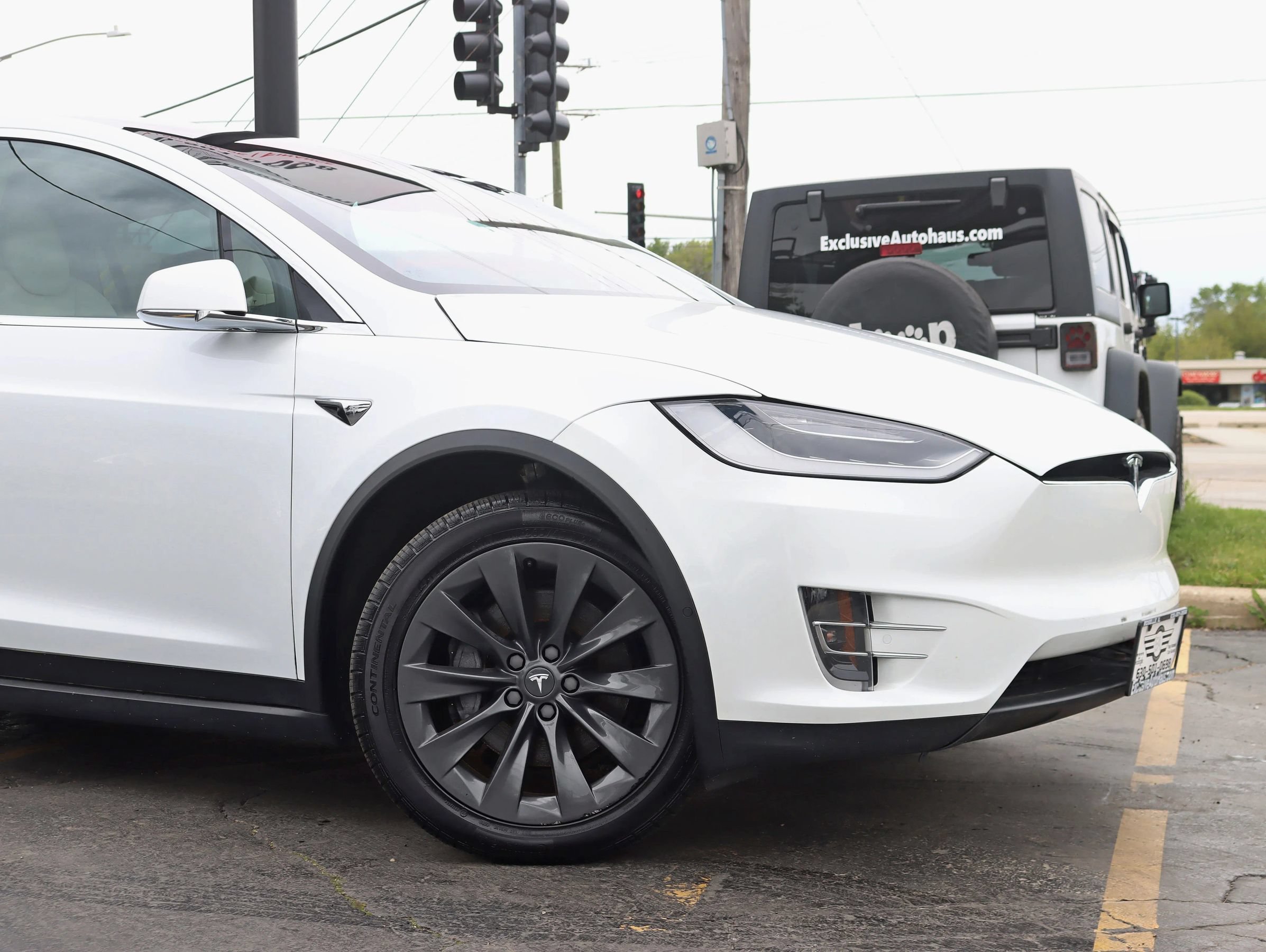 Used 2018 Tesla Model X 100D AWD/4WD image 3