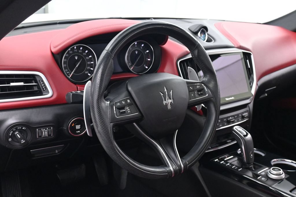 Used 2022 Maserati Ghibli Modena RWD image 41