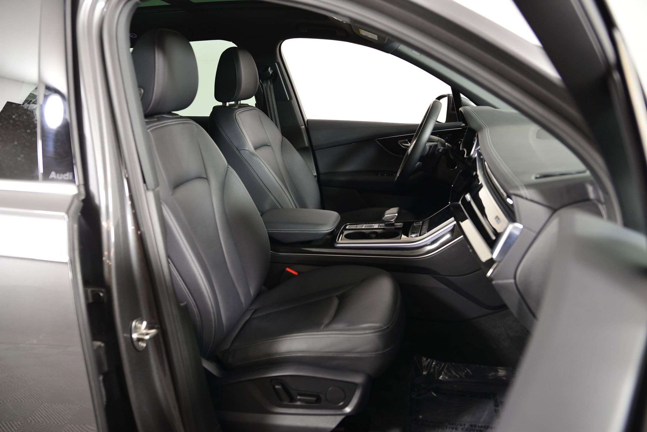 Used 2025 Audi Q7 2.0T Premium w/ Convenience Package image 18